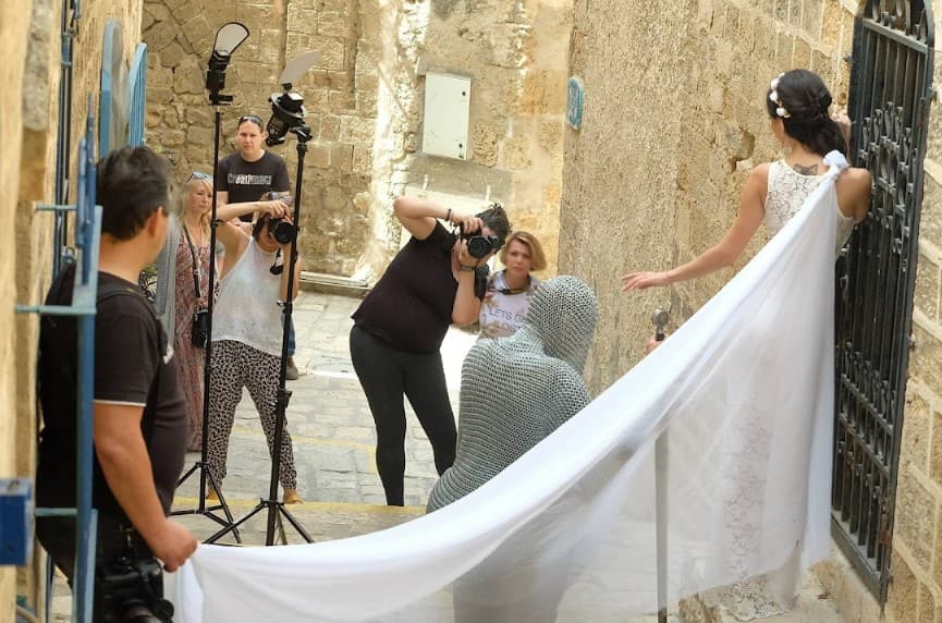 Photography class group instruction